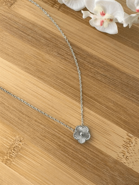 Collier trèfle